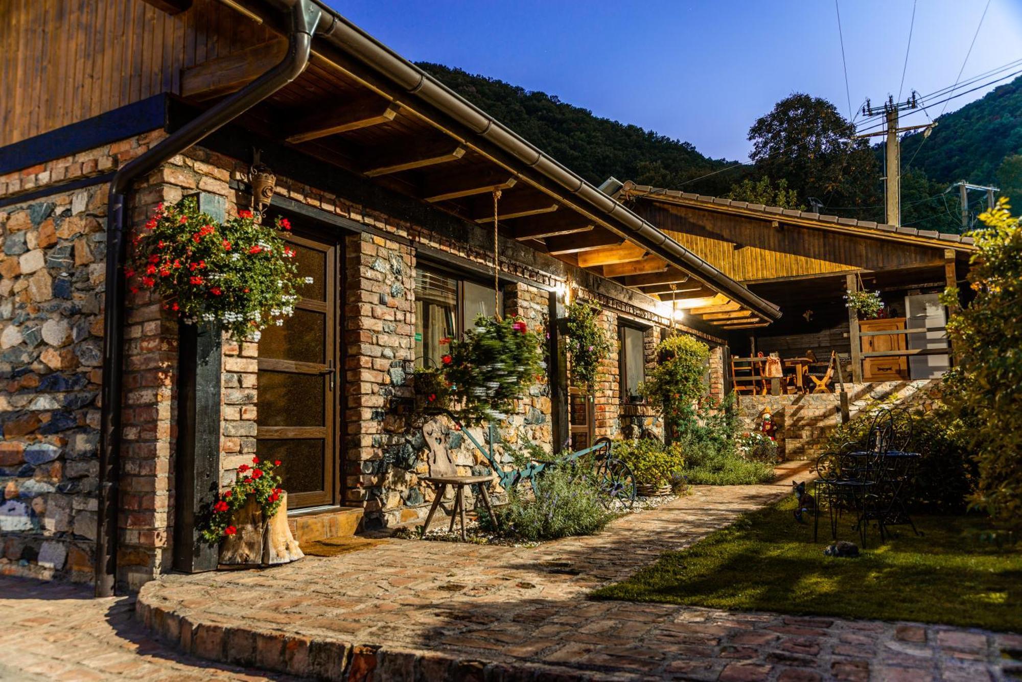 Отель Casa Soseco Оршова Экстерьер фото